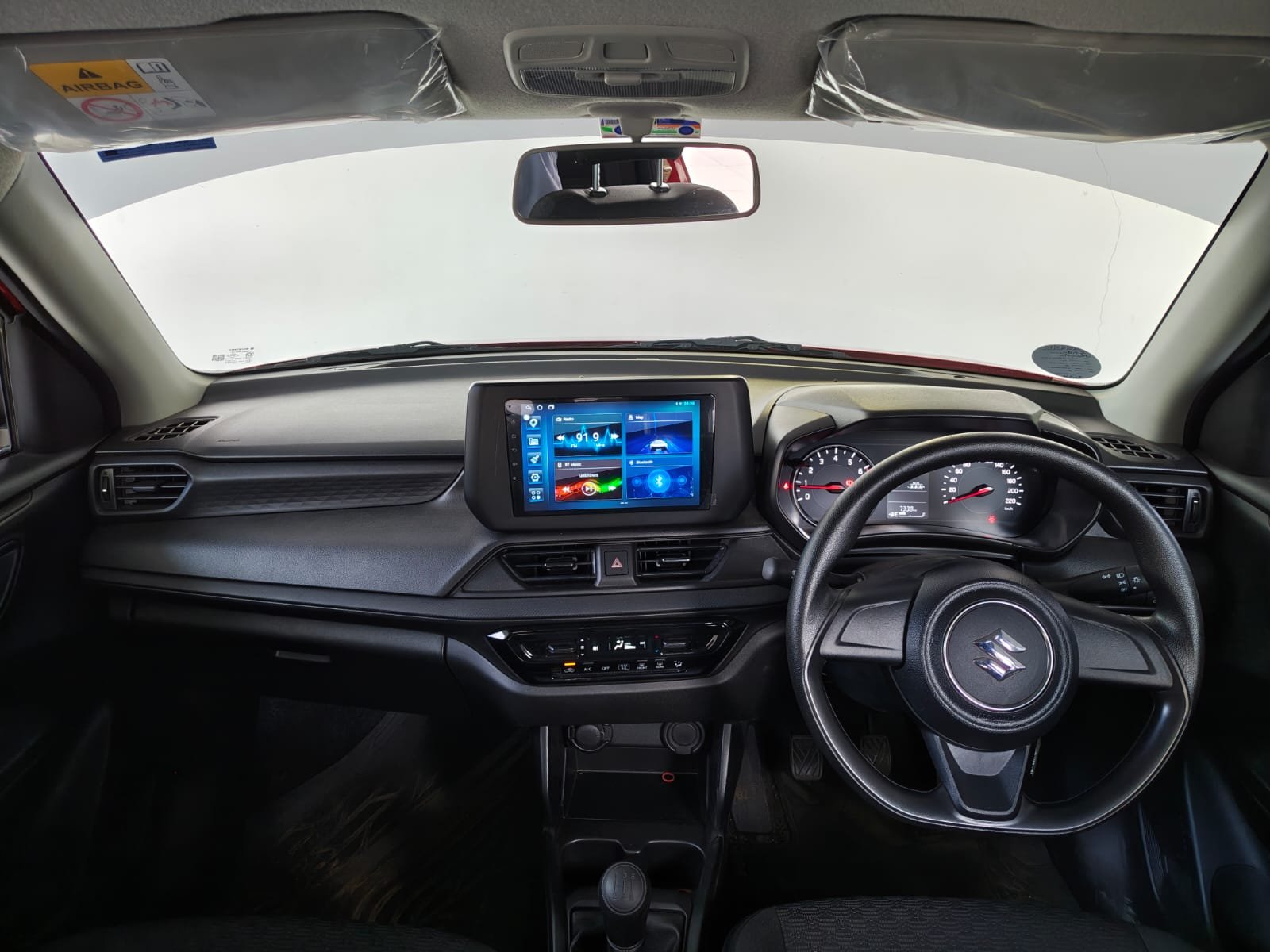 MARUTI SUZUKI SWIFT LXI